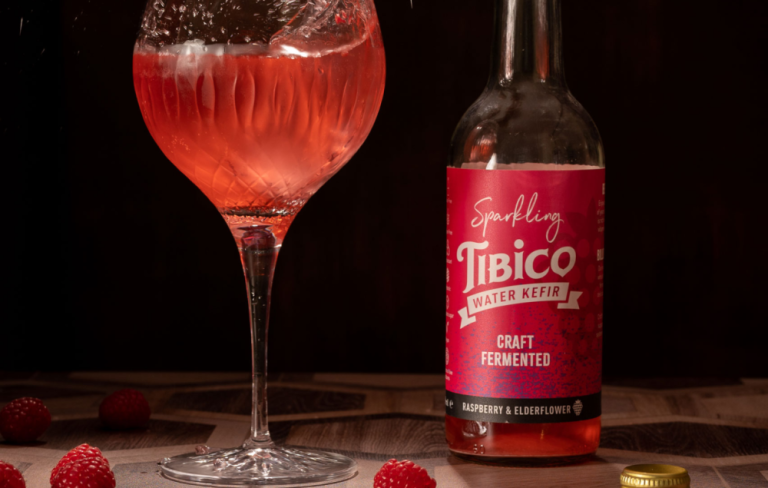 Drinks label with textured laminate
